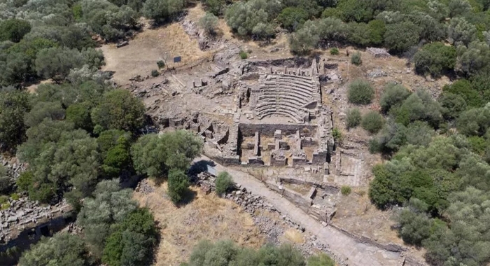 Αναστηλώσεις με τη συμβολή των Γερμανών στις αρχαίες Αιγές