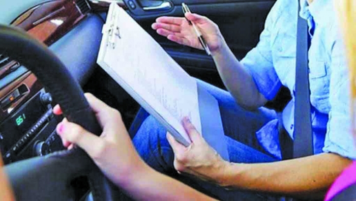 Επανέρχεται για 6 μήνες το προηγούμενο καθεστώς για τις άδειες οδήγησης