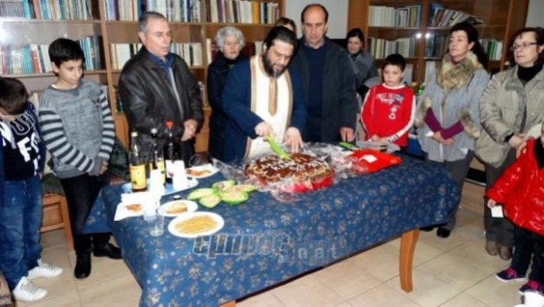 Πλούσια δώρα από το «Δελφίνι»