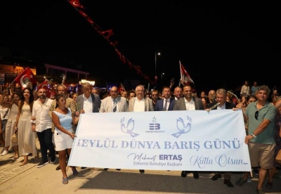 Από το γειτονικό μας Αδραμύτι-- Ημέρα της Ειρήνης με Λεσβιακές παρουσίες