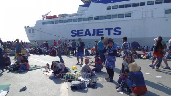 Ντόπιοι υπάνθρωποι κατά πρόσφυγα