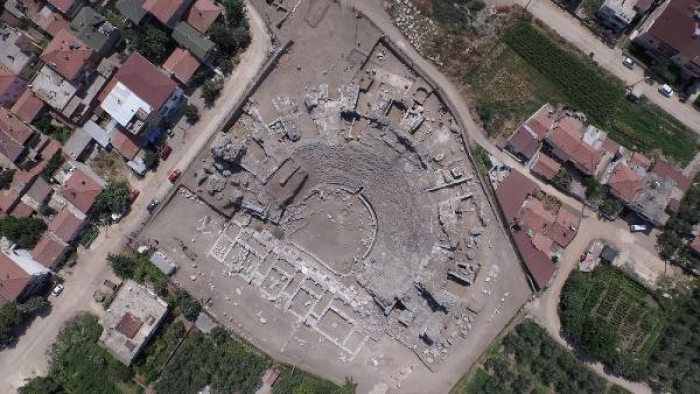 Αποκαλύφθηκε πλήρως το αρχαίο θέατρο της Νίκαιας (Ιζνίκ)