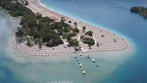 «Φωτιά» οι τιμές στις οργανωμένες πλαζ της Τουρκίας