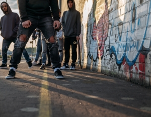 Ως πότε οι ανεγκέφαλοι θα δρουν ανενόχλητοι;