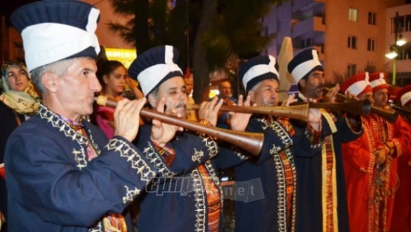 Επίσκεψη στ’ Αϊβαλί, 15 μέρες μετά το πραξικόπημα