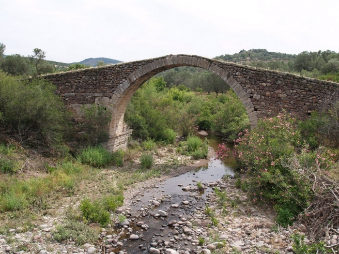 Τρέχουν οι διαγωνισμοί για την Ασφαλτόστρωση της Οδού από Γέφυρα Κρεμαστής έως Ε.Ο. Καλλονής-Πέτρας, και για τη πλακόστρωση της οδού «Βότση»