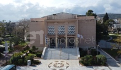 «Καμ μπακ» του Βασίλη Κατσικονούρη στο Δημοτικό Θεάτρο