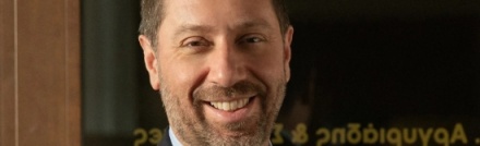 Βιοκλιματικά κτήρια, άγνωστος στρατιώτης και άταφοι νεκροί