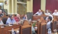 Και καμένοι και δαρμένοι με την προκυμαία …