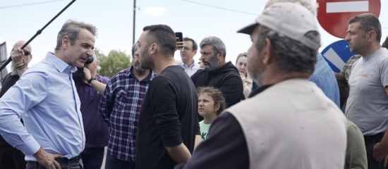 Διαμαρτυρία αγροτών της Ανεμώτιας για τον φωτισμό και τις μη καταβληθείσες αποζημιώσεις του δρόμου Καλλονής Σιγρίου