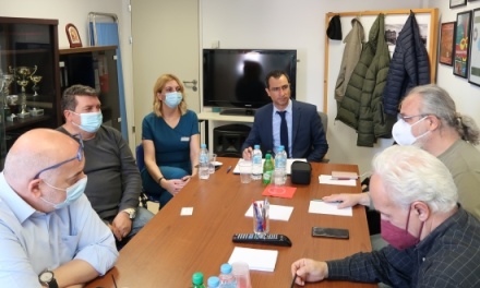 «Η κυβέρνηση υλοποιεί δυο έργα αναβάθμισης στο Βοστάνειο και στο ΕΚΑΒ»
