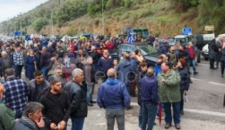 Κάλεσμα στήριξης στον αγώνα των αγροτών