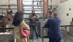 Βαρβαγιάννη έξι γενιές ούζου και παράδοσης